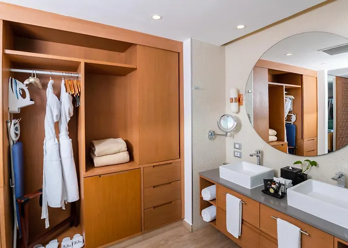The Fives & Residences - Senses Inclusive 5*